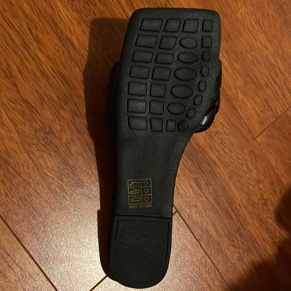 SHEIN slippers - Picture 2 of 2